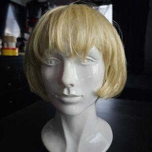 Short blonde cosplay wig